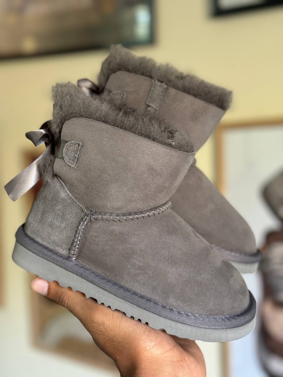 UGG