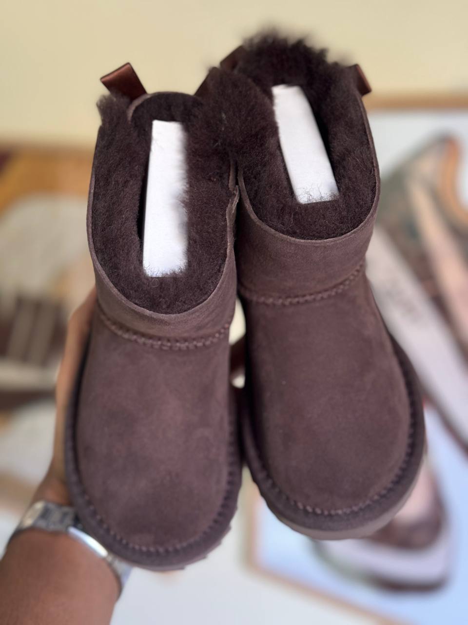 UGG