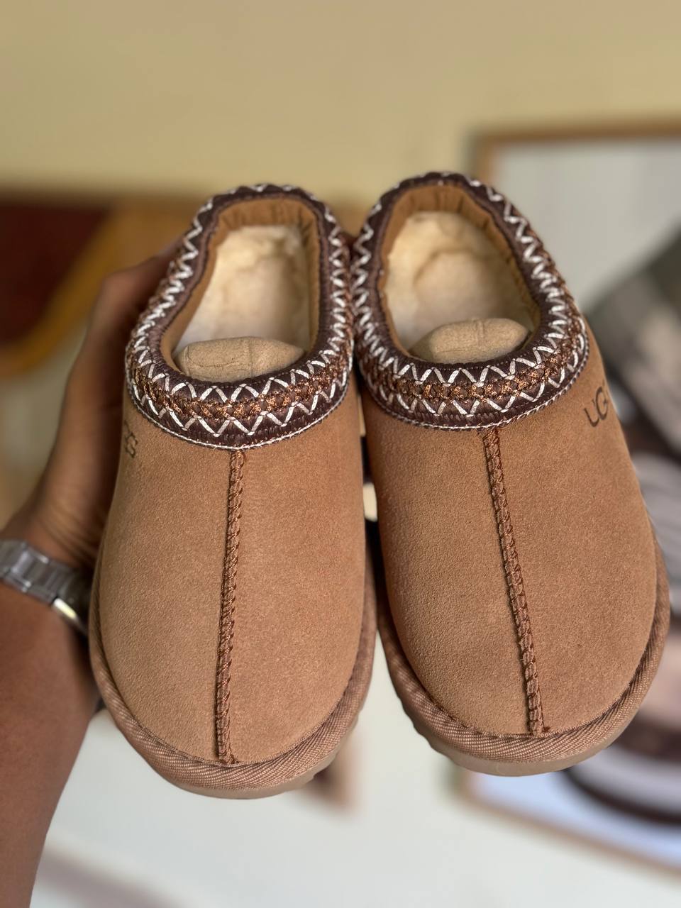 UGG