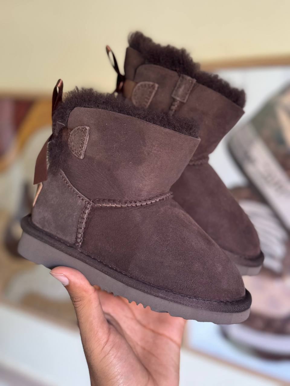 UGG
