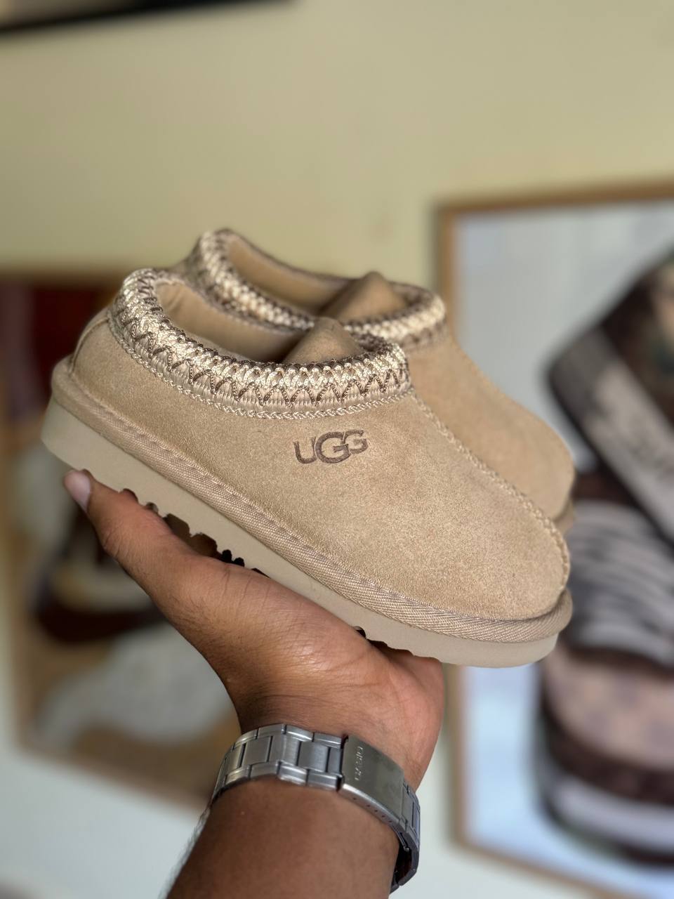 UGG