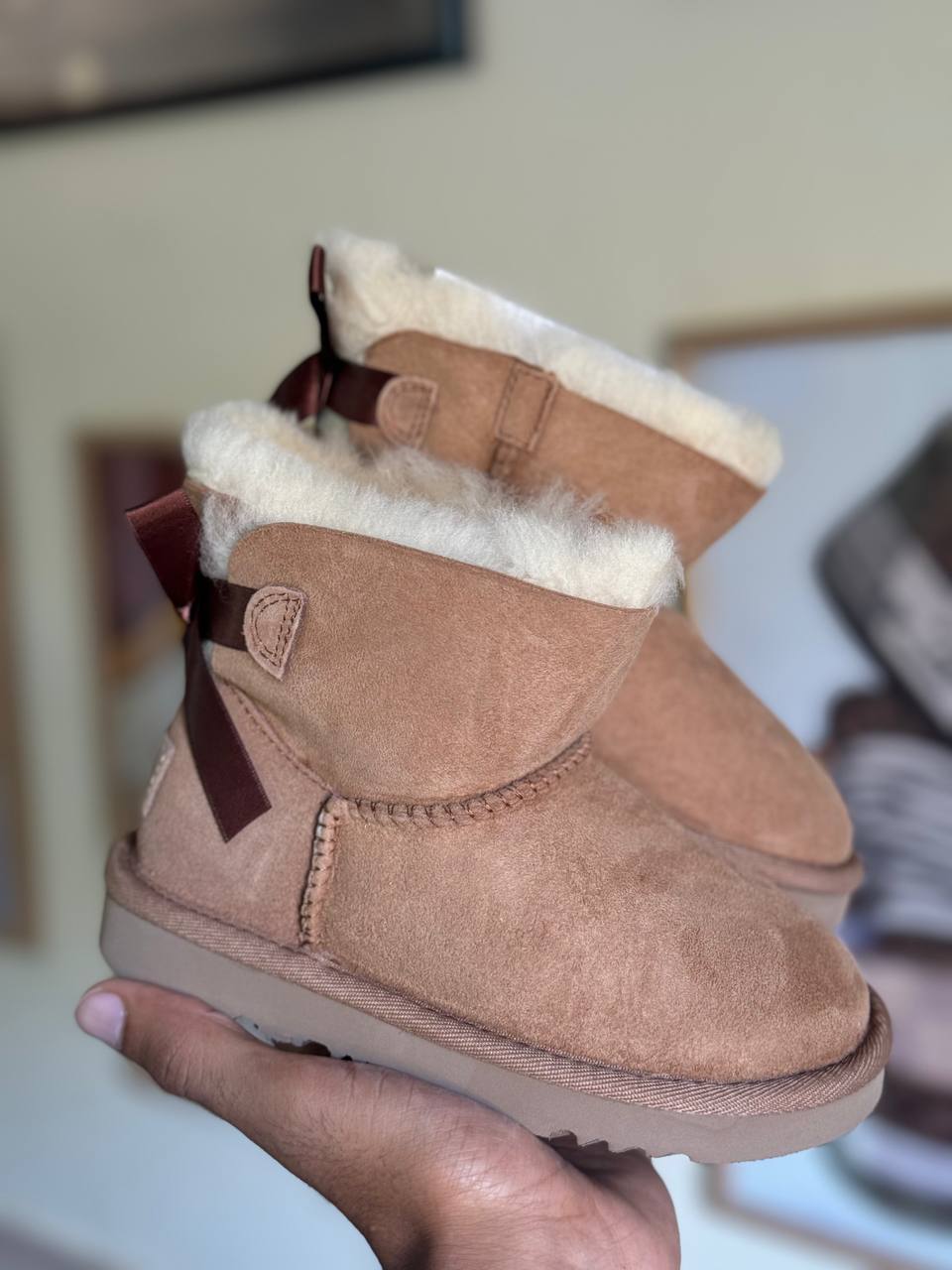 UGG