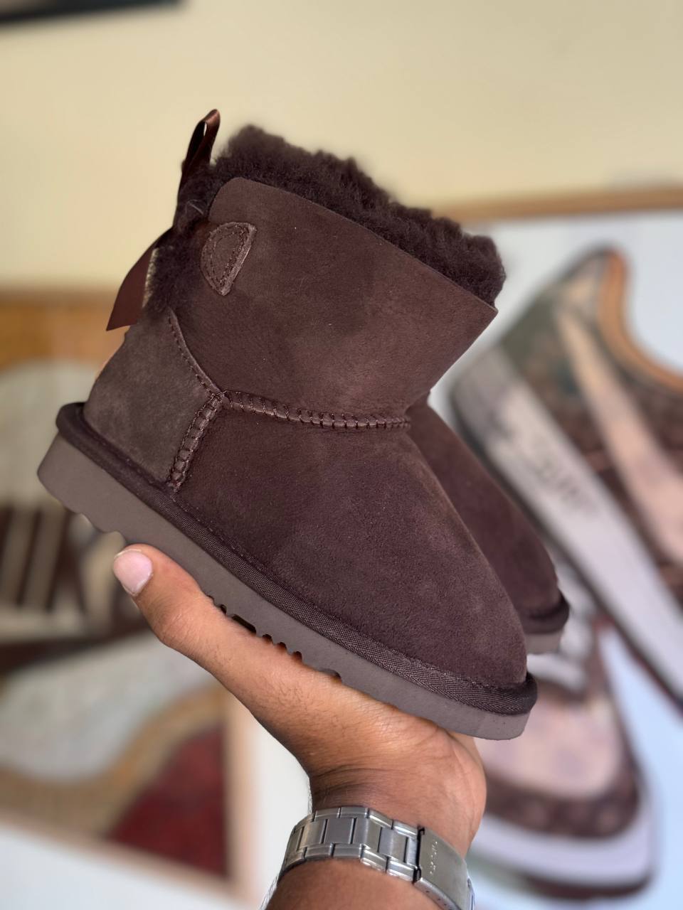 UGG