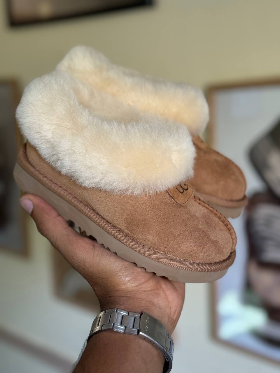 UGG