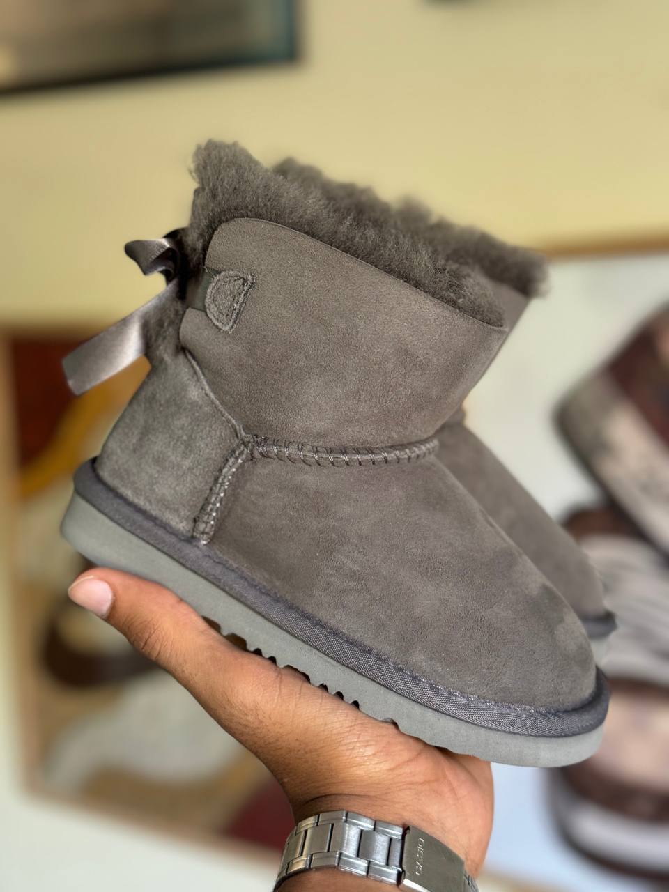 UGG