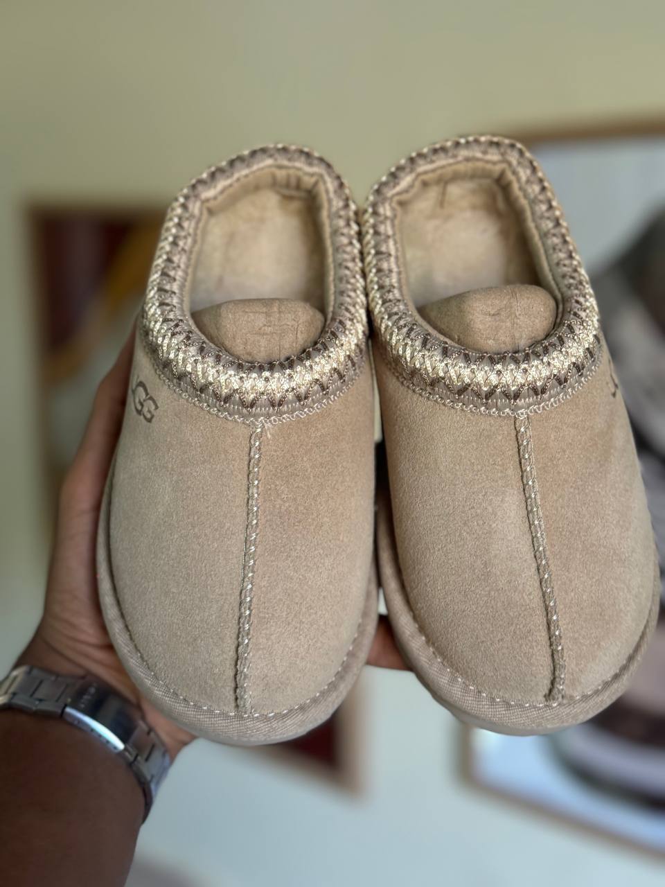 UGG