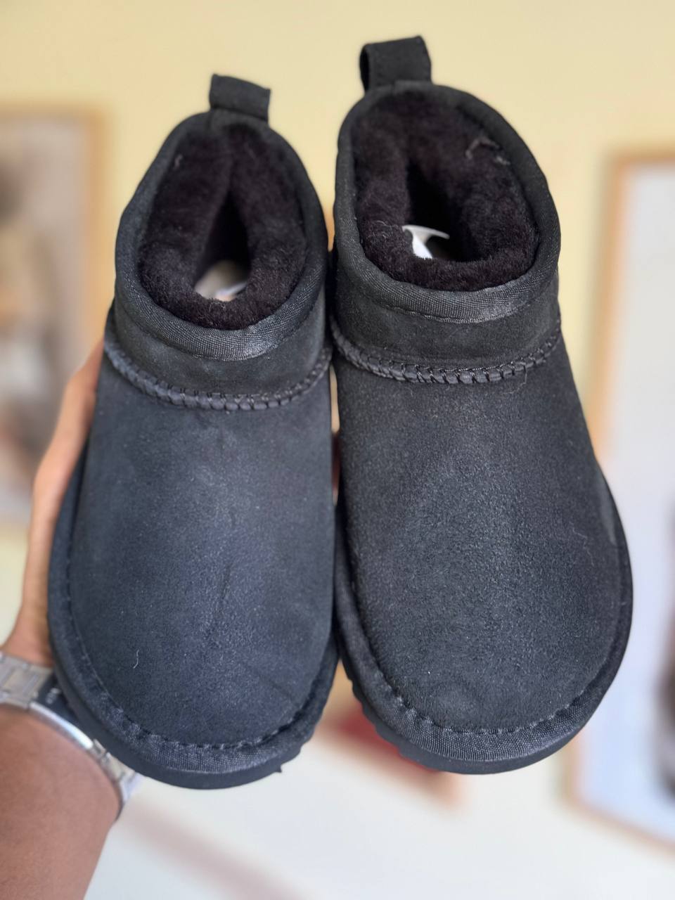 UGG