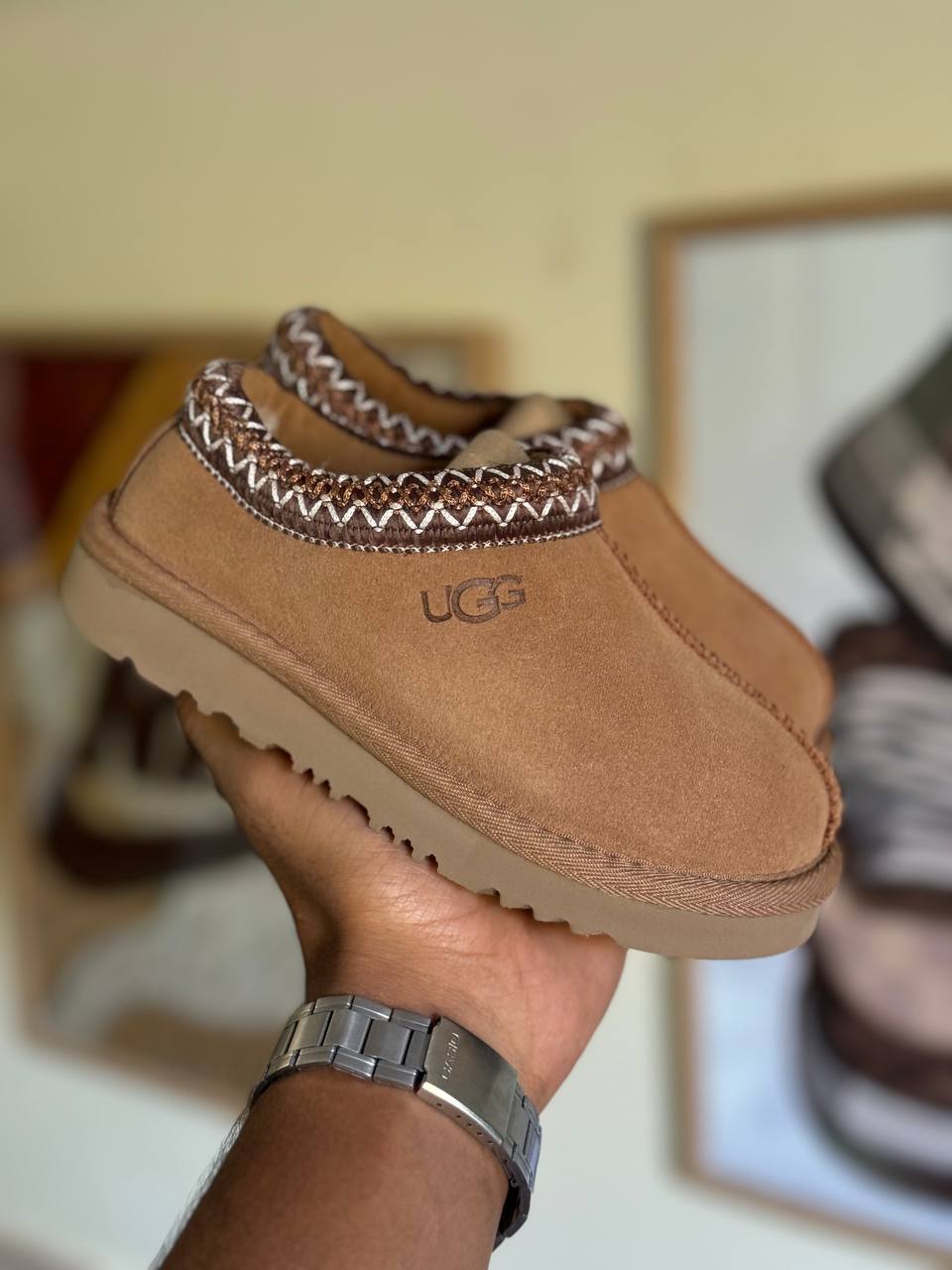 UGG