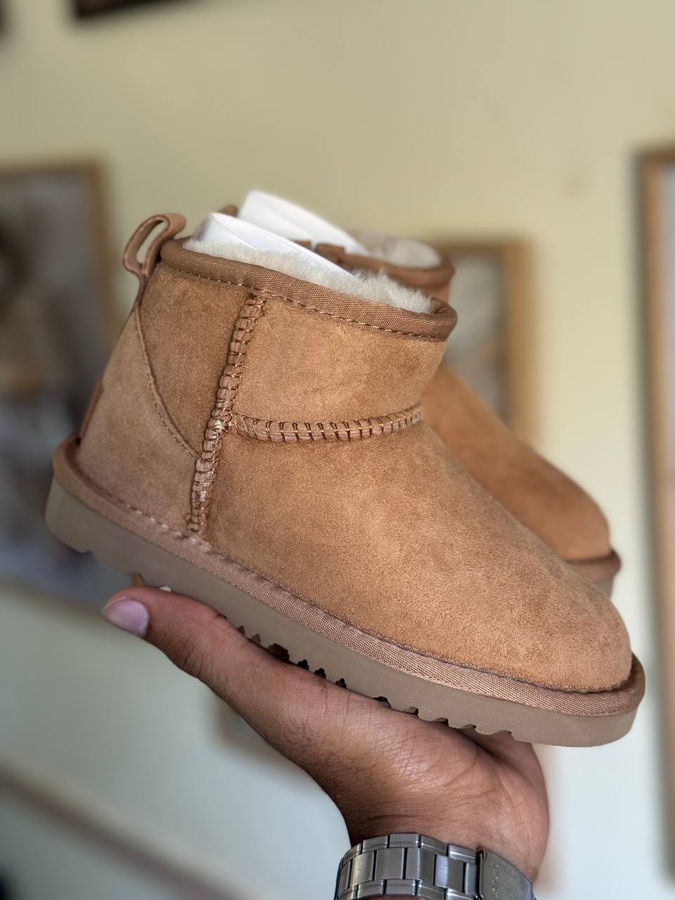 UGG