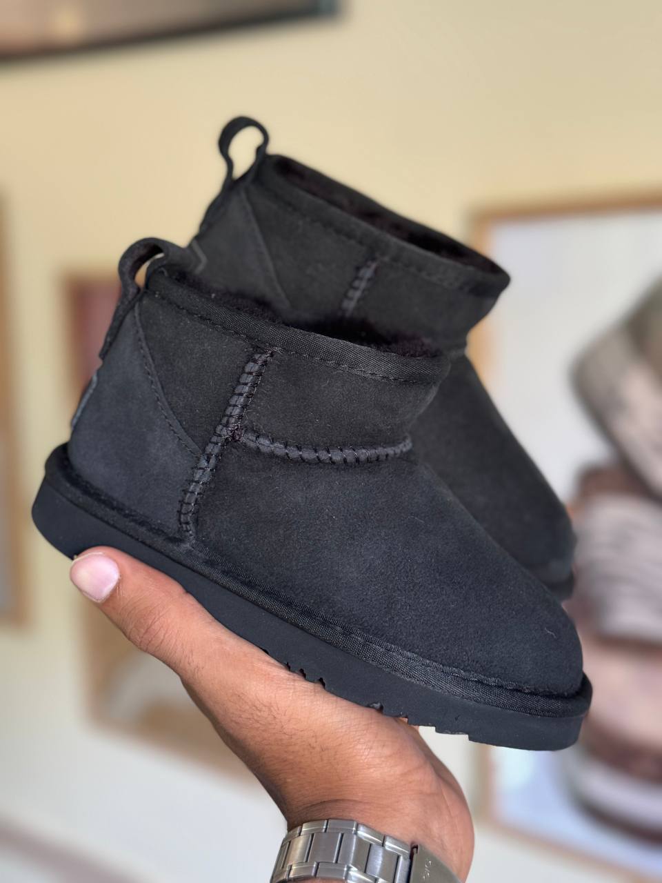 UGG